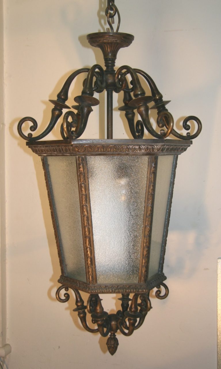 Classic Bronze Lantern